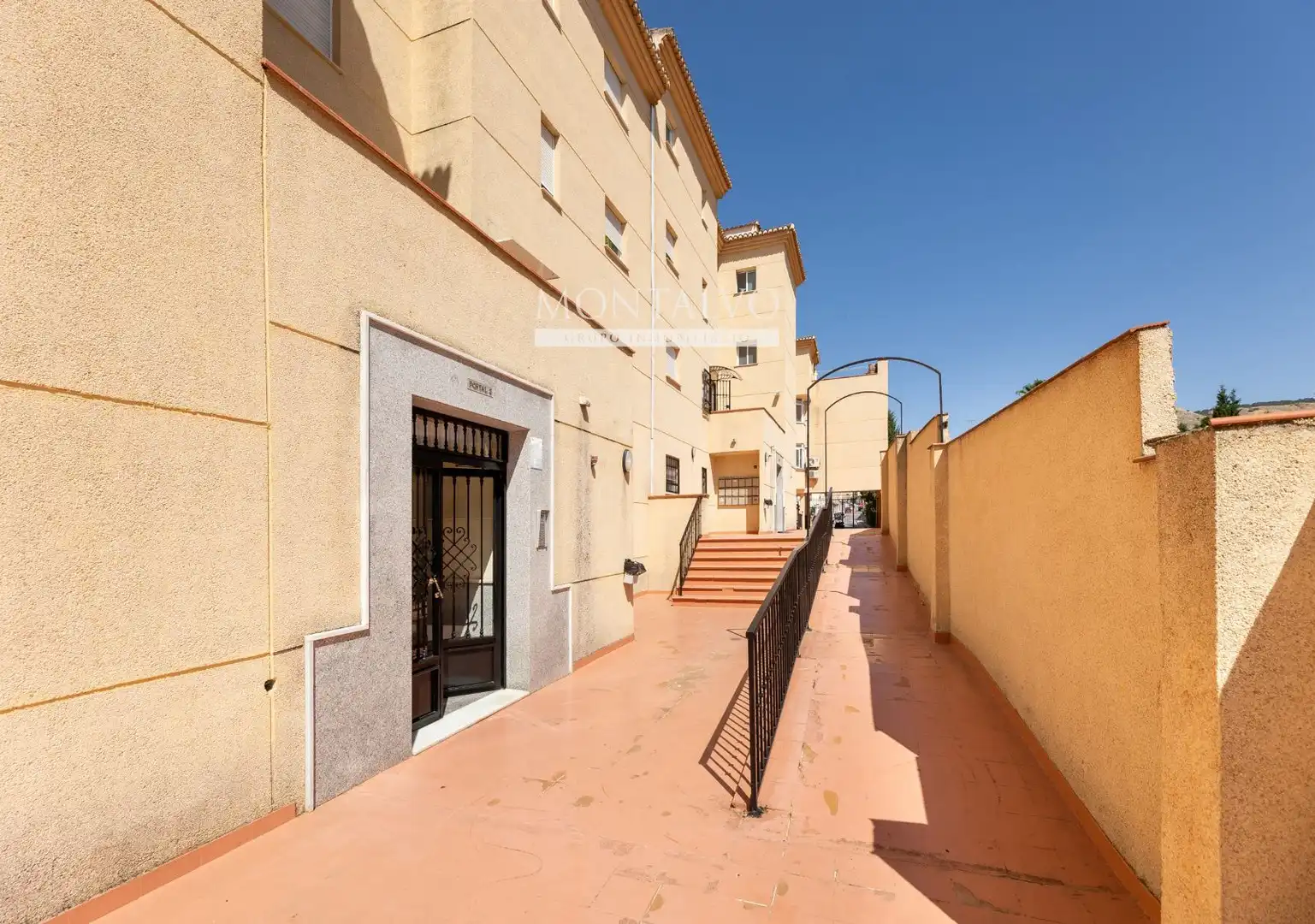 Vista exterior de Ático en venta en Atarfe con Terraza y Amueblado