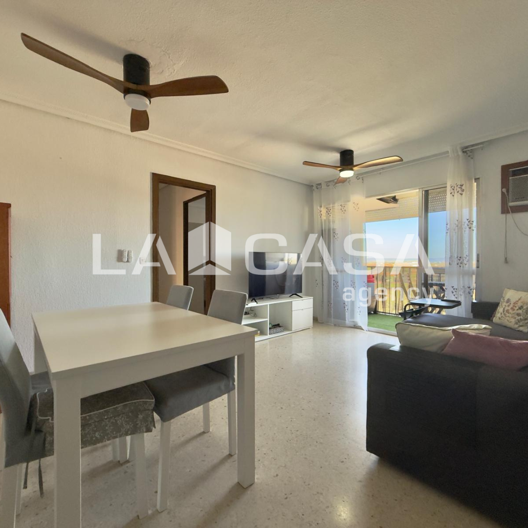 Living room of Flat for sale in  Sevilla Capital  with Heating and Terrace