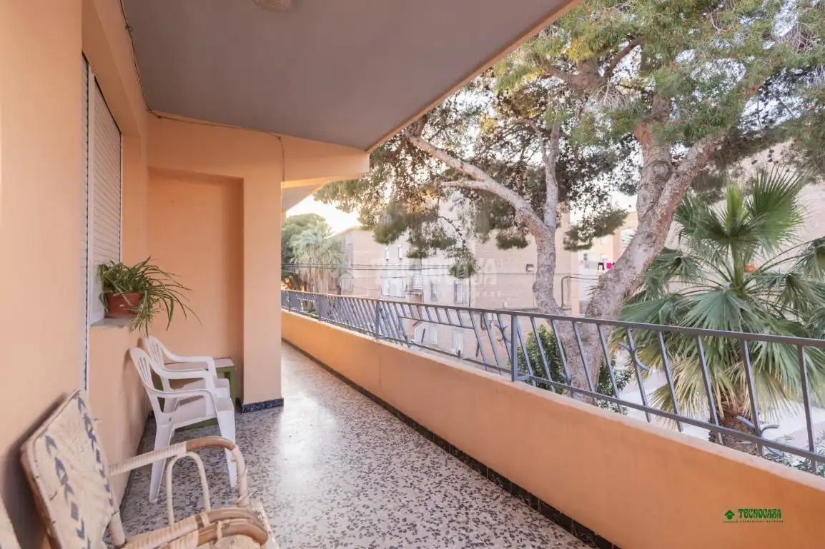 Vista exterior de Piso en venta en Almería con Aire acondicionado