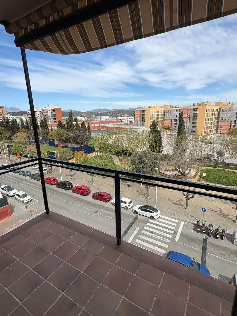 Vista exterior de Pis en venda en Sant Andreu de la Barca amb Aire condicionat, Calefacció i Terrassa