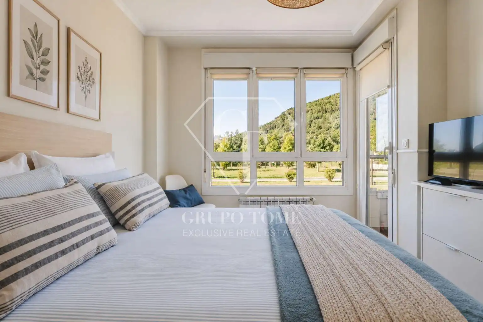Habitación de Casa adosada en venta en Orio con Calefacción, Terraza y Trastero