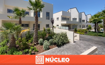 Exterior view of Apartment for sale in Torrevieja  with Air Conditioner, Terrace and Swimming Pool