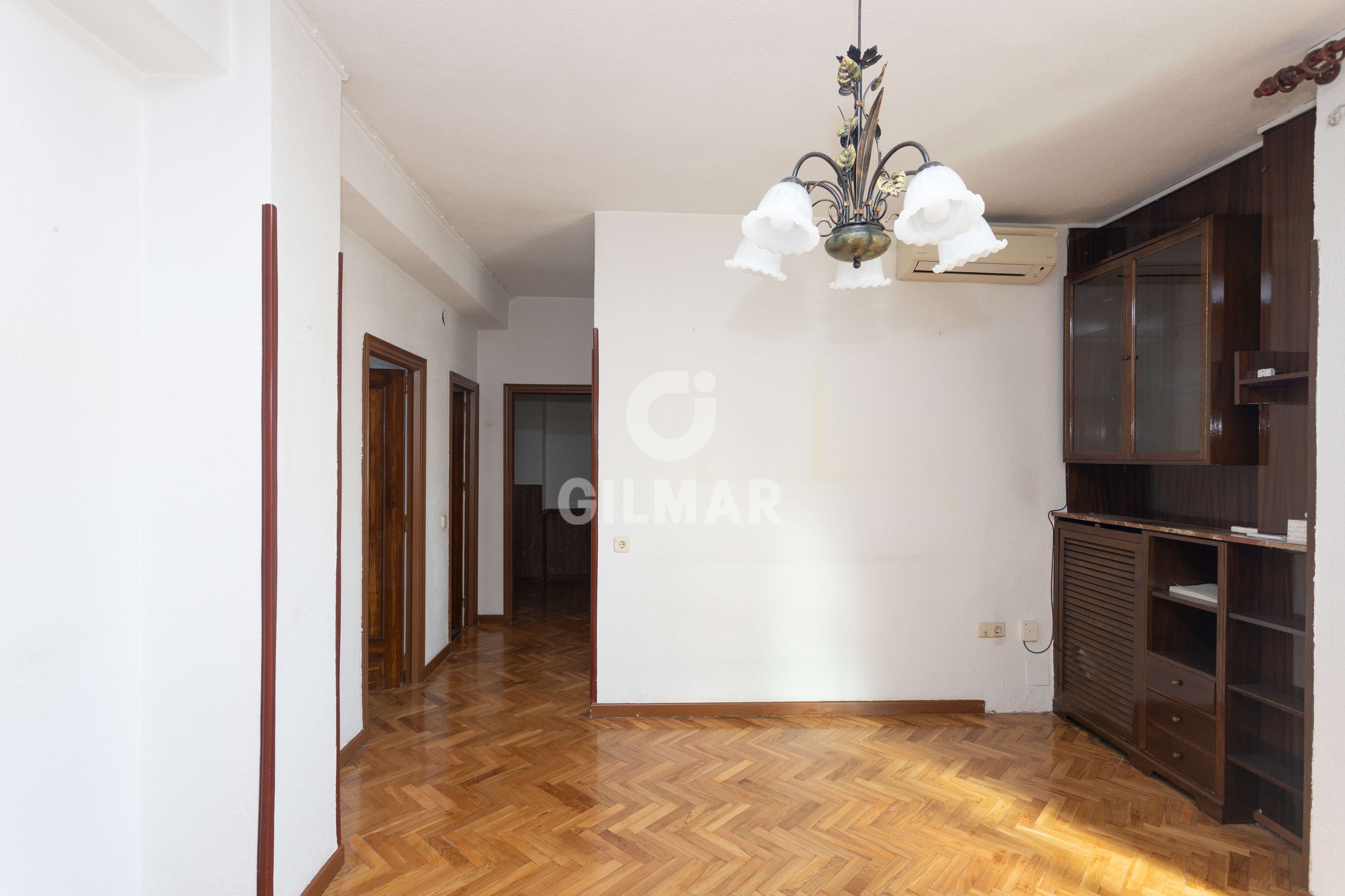 Sala de estar de Piso en venta en  Madrid Capital con Calefacción y Balcón