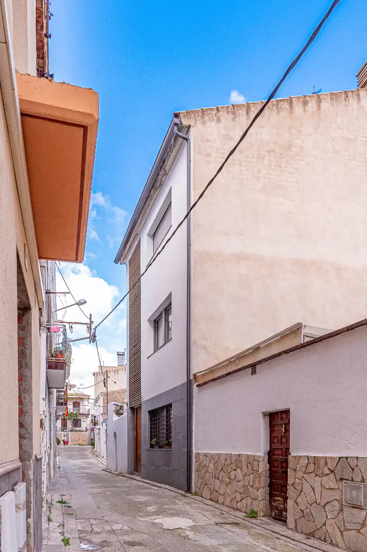 Außenansicht von Wohnung zum Verkauf in Llançà mit Klimaanlage, Heizung und Terrasse