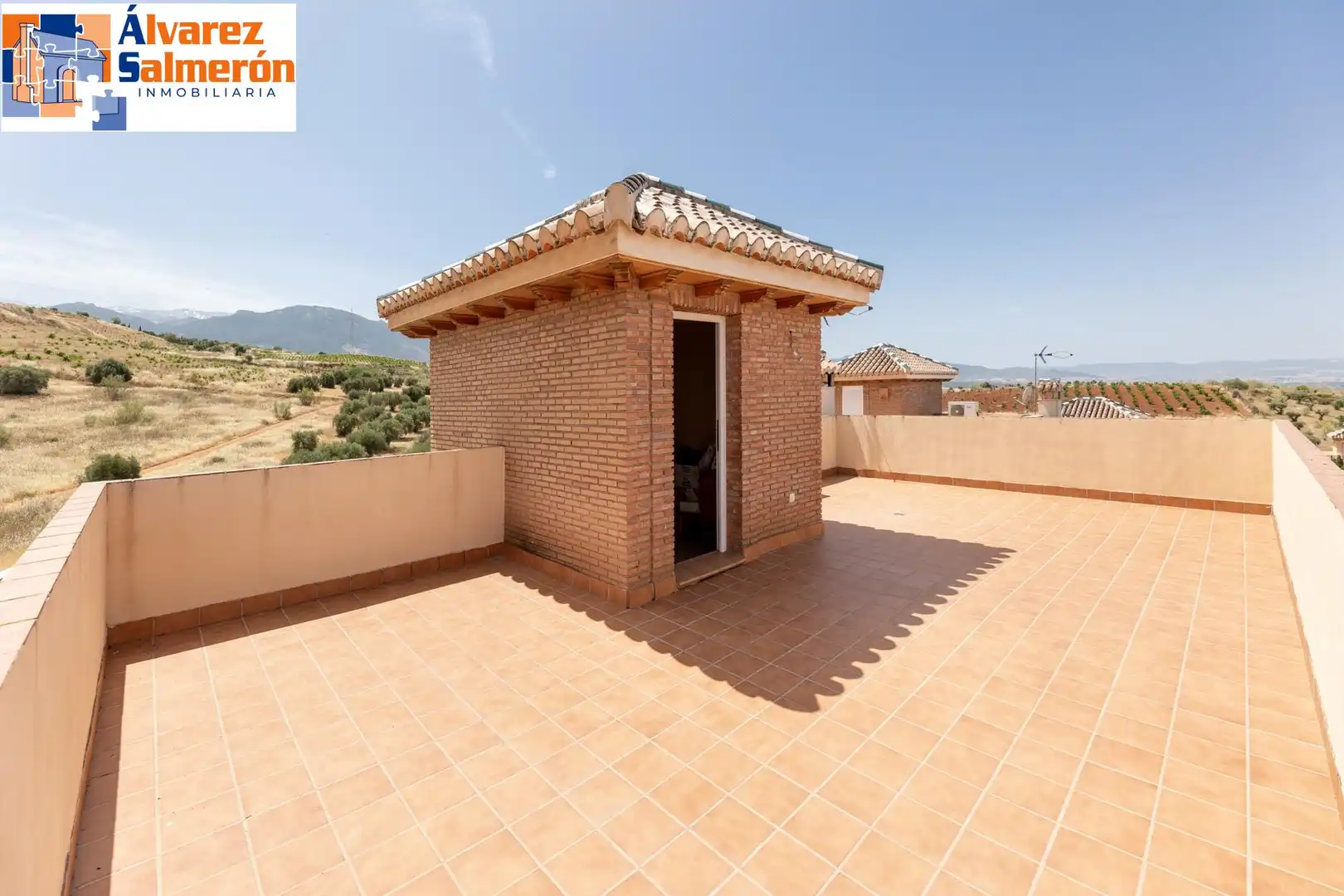 Terraza de Casa o chalet en venta en Huétor Vega con Aire acondicionado, Calefacción y Jardín privado
