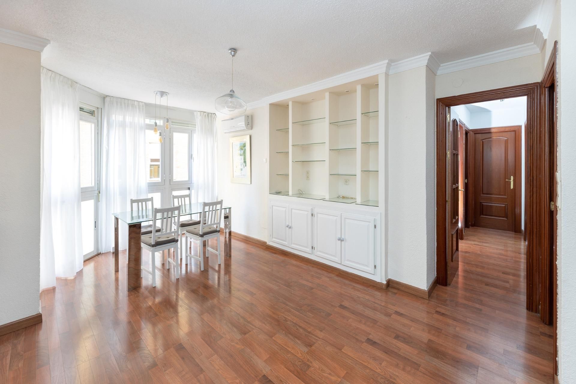 Dining room of Flat for sale in  Granada Capital