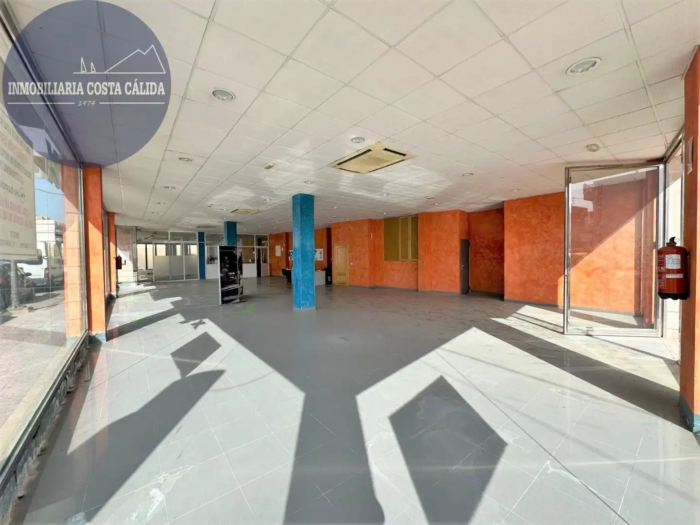 Business premises for sale in Calle de Cartagena 40