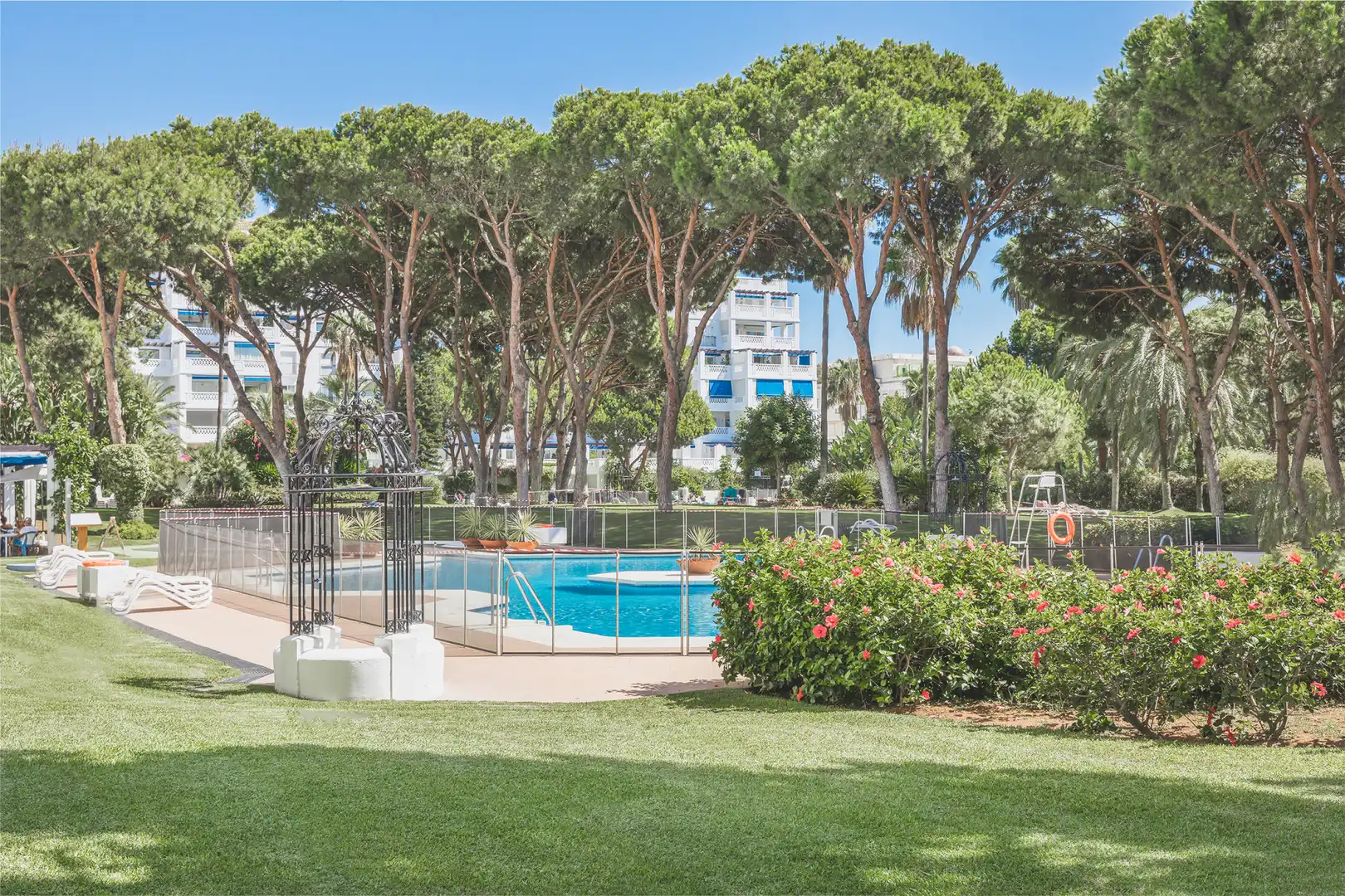 Appartement compact avec piscine à vendre à Nueva Andalucía, imagen 2