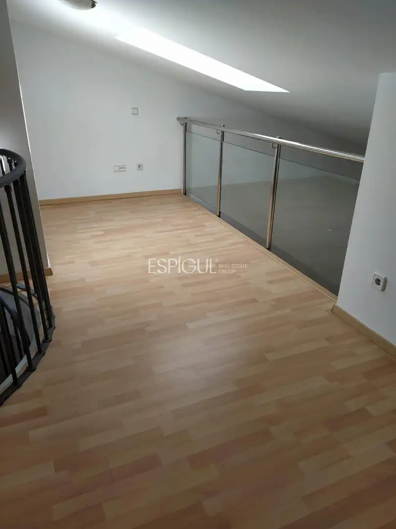 Maisonette zum Verkauf in Girona mit Klimaanlage, Heizung und Parkett