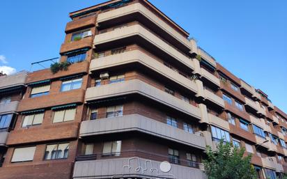 Exterior view of Flat for sale in Valladolid Capital  with Heating, Parquet flooring and Storage room