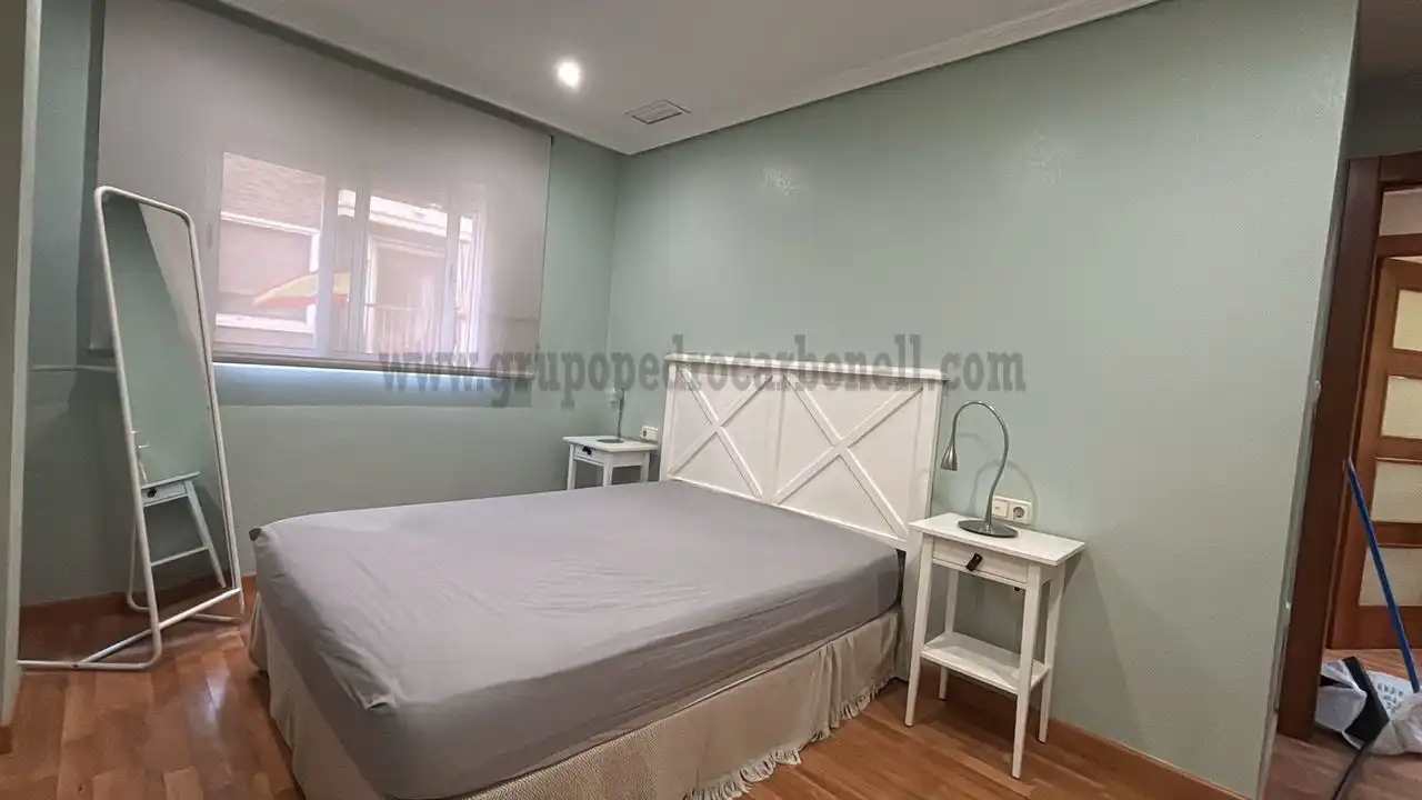 Habitación de Piso de alquiler en Crevillent con Aire acondicionado, Amueblado y Horno