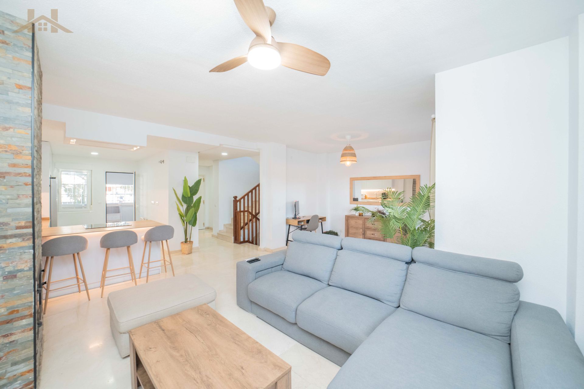 Sala de estar de Casa adosada en venta en Arroyomolinos (Madrid) con Calefacción, Jardín privado y Terraza