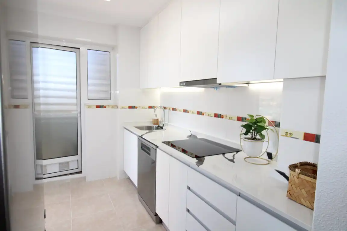 Küche von Wohnung zum Verkauf in Villajoyosa / La Vila Joiosa mit Klimaanlage, Terrasse und Abstellraum