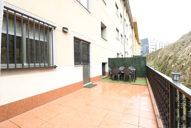 Piso en Venta en Avenida Cordeda, 41 en Portádego - Vilaboa Norte