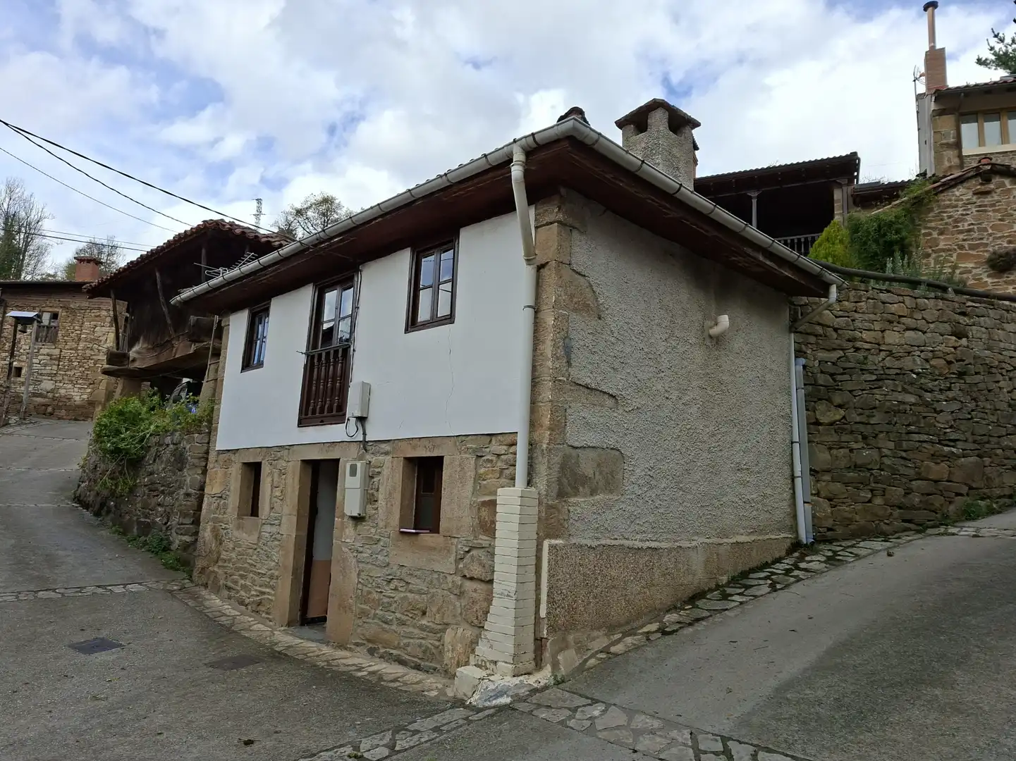 Vista exterior de Casa o chalet en venta en Caso con Calefacción