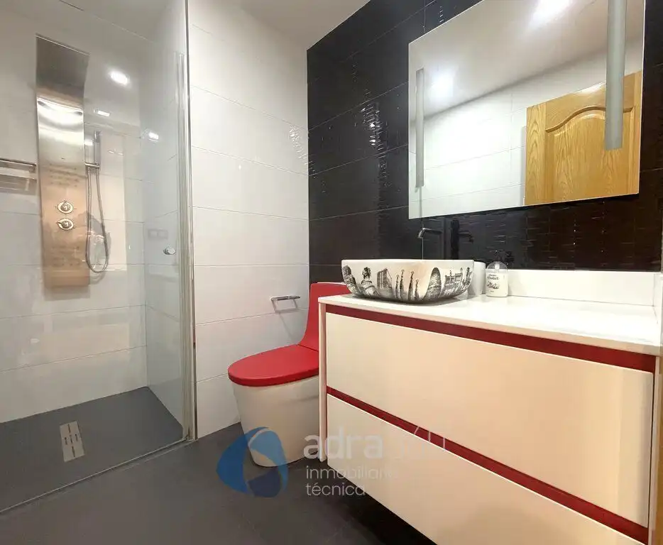 Flat for rent in Estambrera, Cascajos - Piqueras