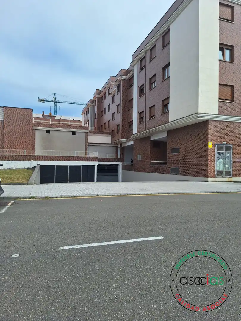 Parkplatz von Garage zum Verkauf in Gijón 