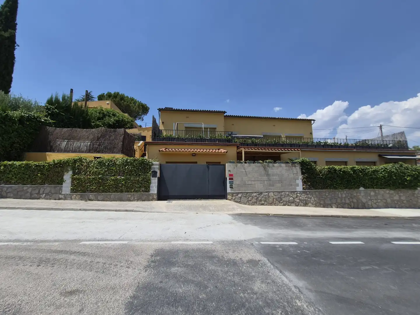Vista exterior de Casa o chalet de alquiler en La Llacuna con Aire acondicionado, Calefacción y Jardín privado
