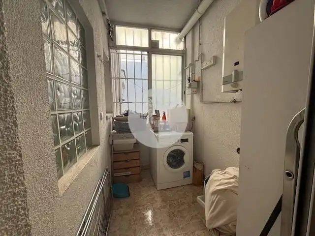 Habitación de Piso en venta en Sabadell con Calefacción y Balcón
