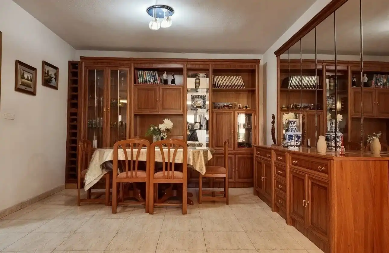 Comedor de Piso en venta en Alicante / Alacant con Aire acondicionado, Trastero y Amueblado