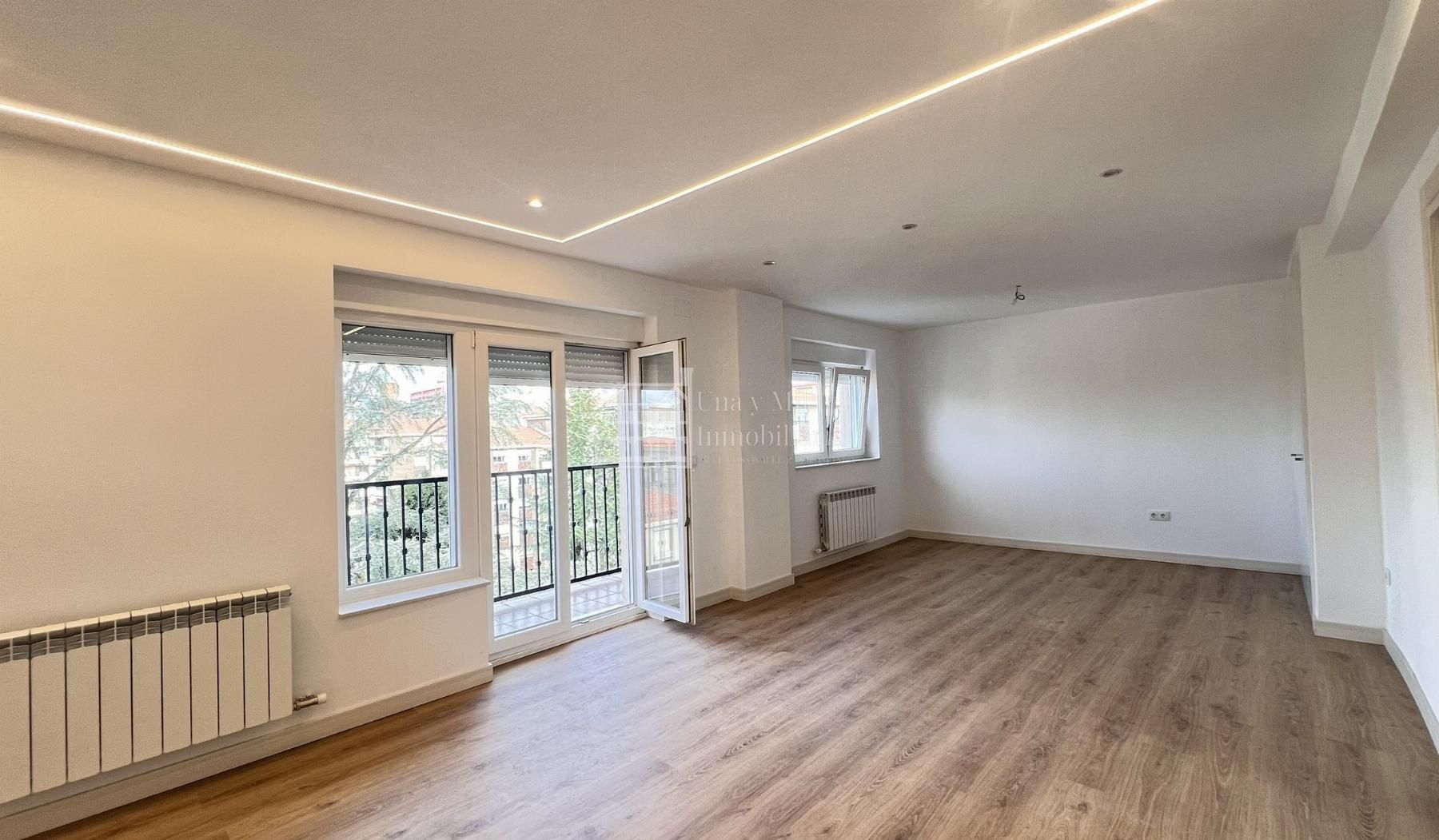 Living room of Flat to rent in Salamanca Capital  with Heating, Terrace and Balcony