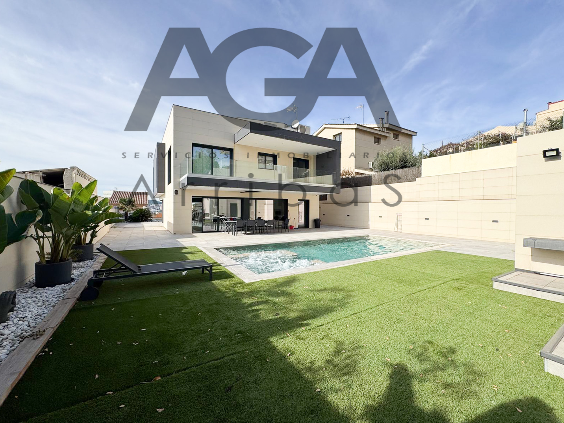 Piscina de Casa o chalet en venta en Santa Coloma de Gramenet con Aire acondicionado, Terraza y Trastero