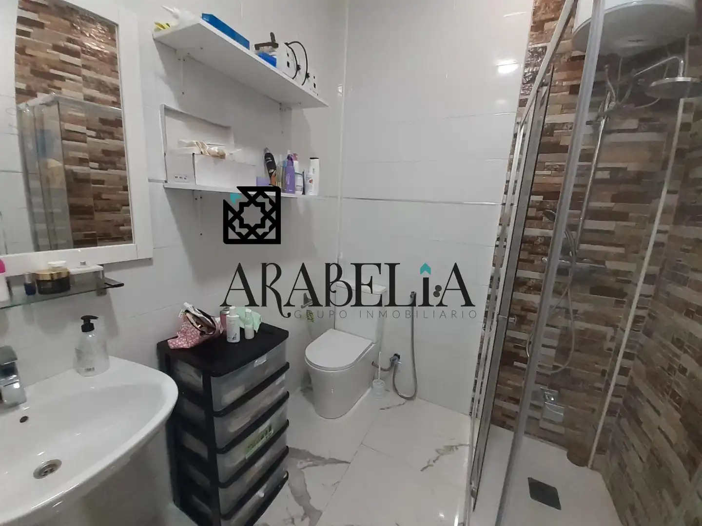 Bany de Casa o xalet en venda en Córdoba amb Aire condicionat, Calefacció i Terrassa