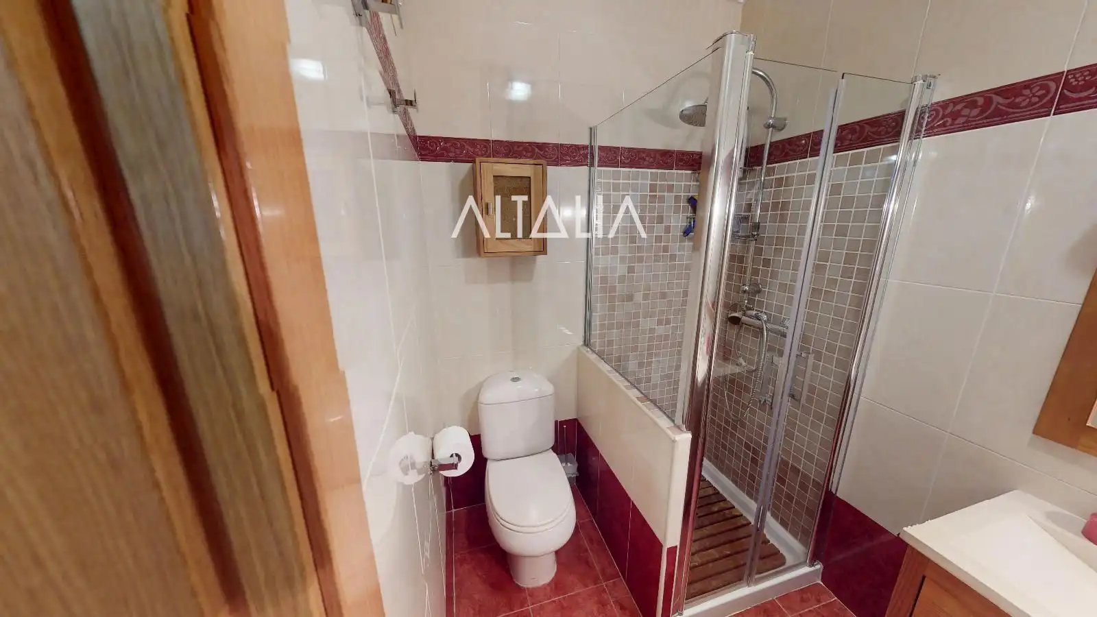 Baño de Casa adosada en venta en Cuenca con Calefacción, Piscina y Piscina comunitaria