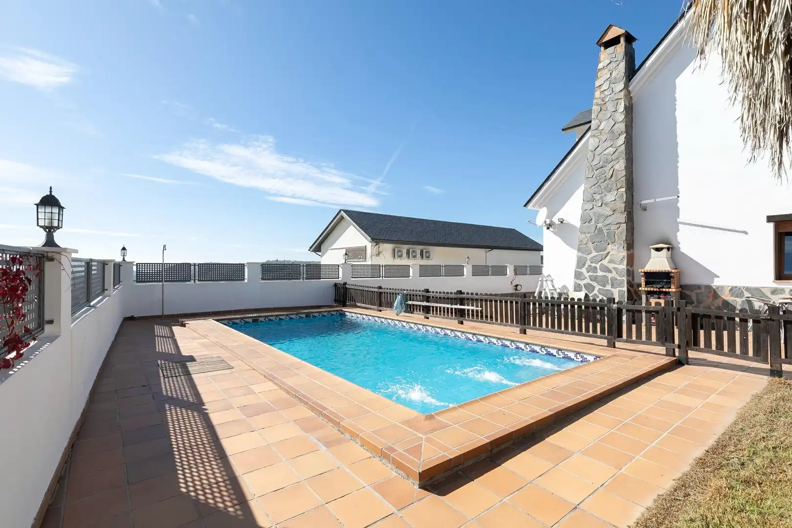 Piscina de Casa o xalet en venda en Huétor de Santillán amb Calefacció, Jardí privat i Piscina