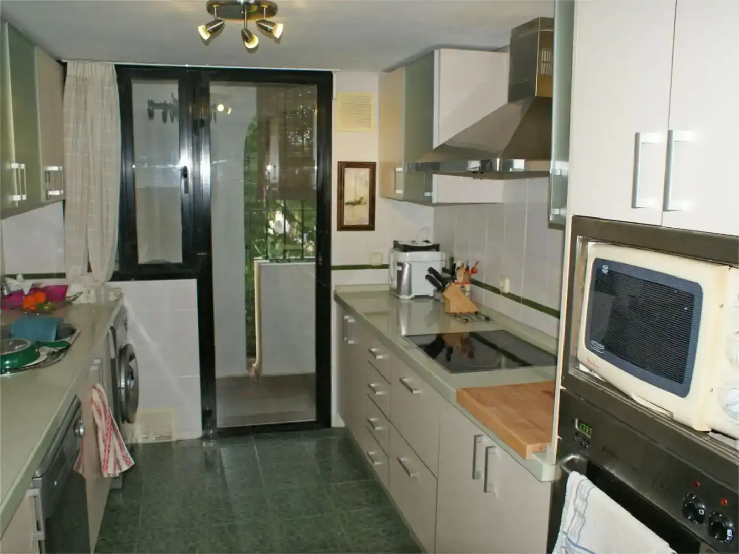 Cocina de Apartamento en venta en Sotogrande con Aire acondicionado, Piscina y Balcón