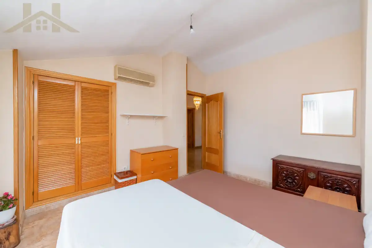 Bedroom of Attic for sale in Valdemoro  with Air Conditioner, Heating and Parquet flooring