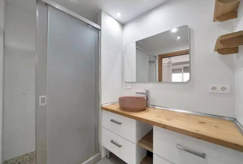 Bany de Apartament en venda en Marbella amb Aire condicionat, Terrassa i Moblat