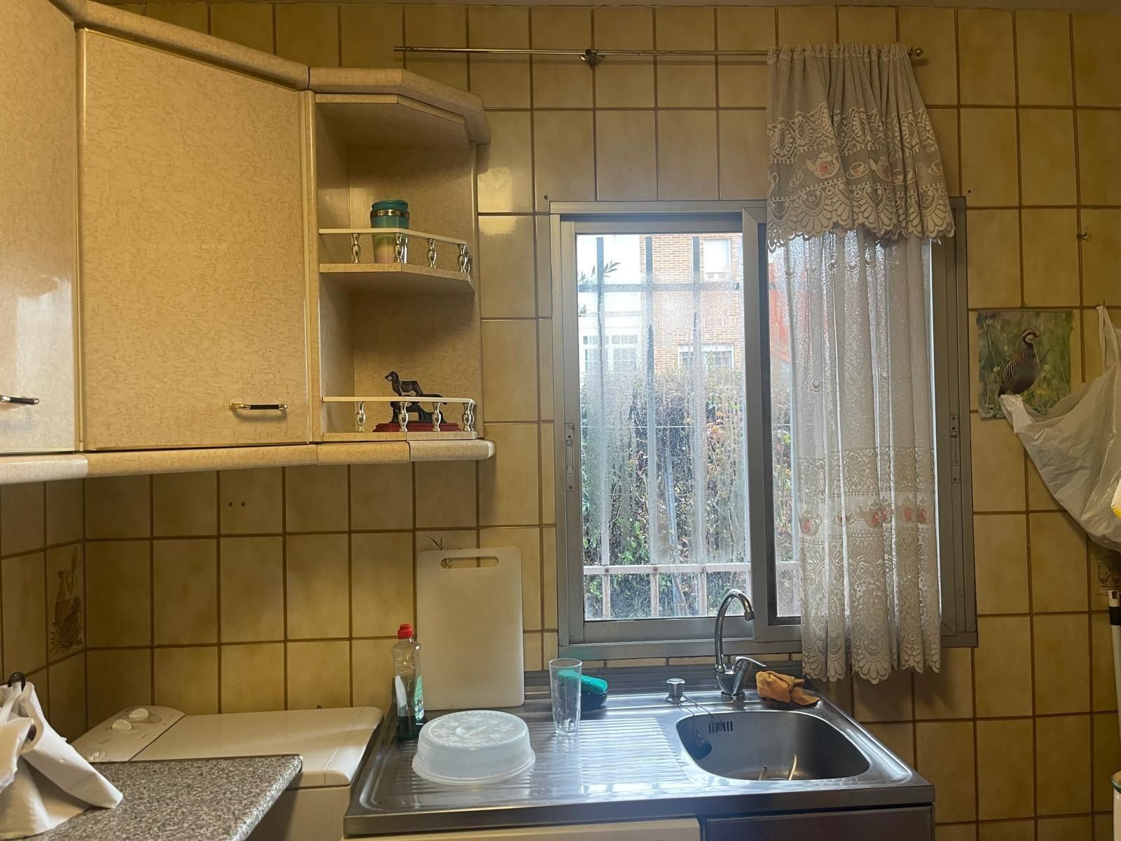 Kitchen of Single-family semi-detached for sale in  Madrid Capital  with Private garden and Terrace