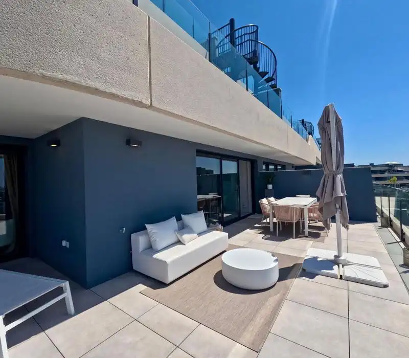 Apartamento con piscina en alquiler en Selwo, imagen 24