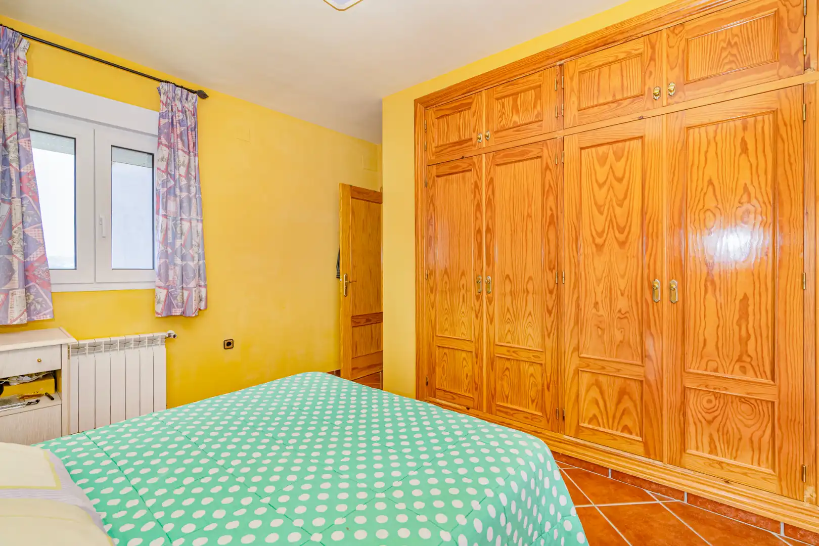 Habitación de Casa o chalet en venta en La Zubia con Aire acondicionado, Calefacción y Jardín privado