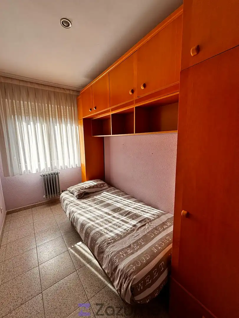Schlafzimmer von Wohnung zur Miete in  Logroño mit Heizung, Abstellraum und Möbliert