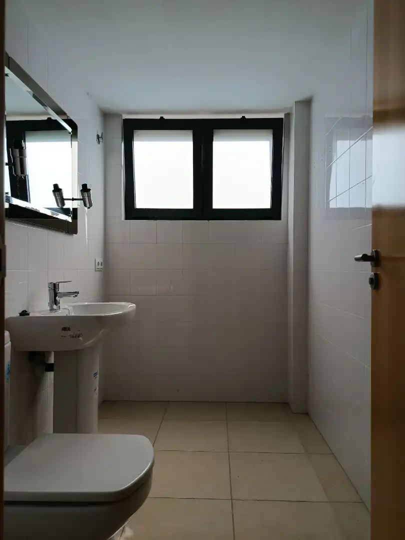 Bany de Local de lloguer en Girona