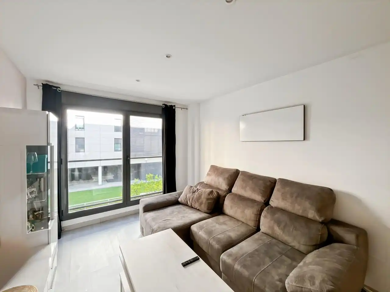 Living room of Flat for sale in Madrid  with Air Conditioner, Heating and Storage room