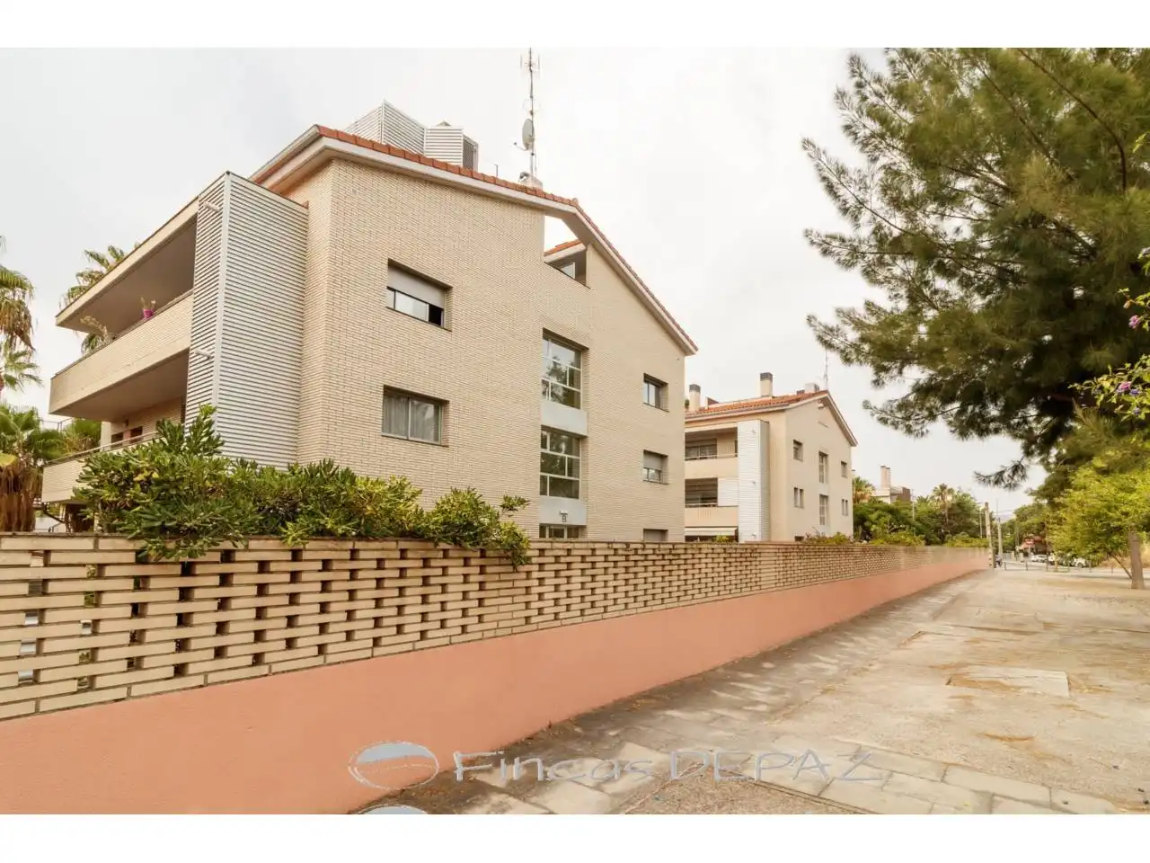 Vista exterior de Dúplex en venda en Castelldefels amb Aire condicionat, Calefacció i Parquet