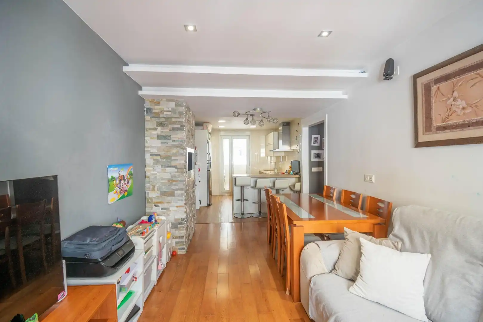 Comedor de Piso en venta en  Pamplona / Iruña con Calefacción y Balcón