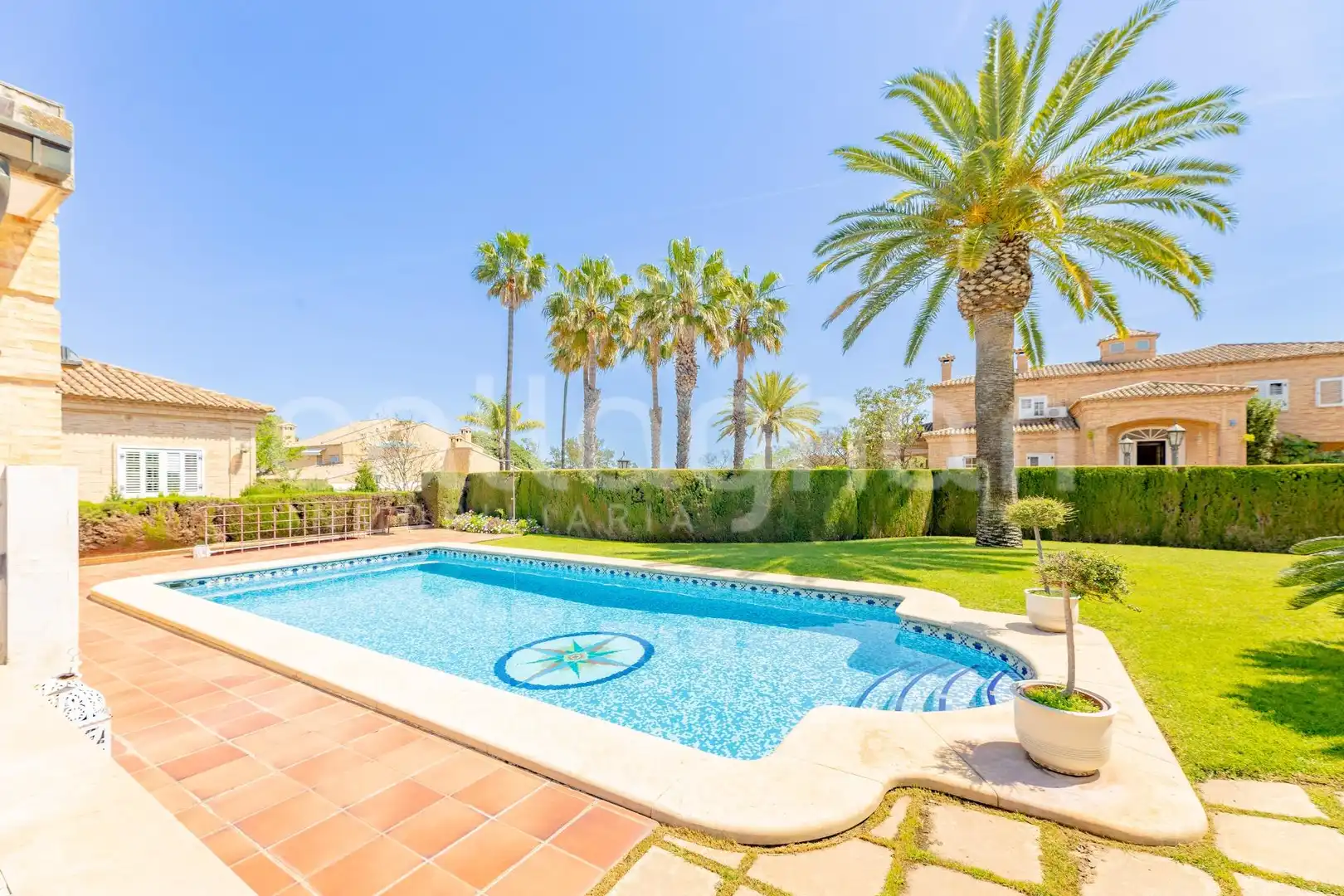 Swimming pool of Houses for sale in Godella  with Air Conditioner, Heating and Private garden