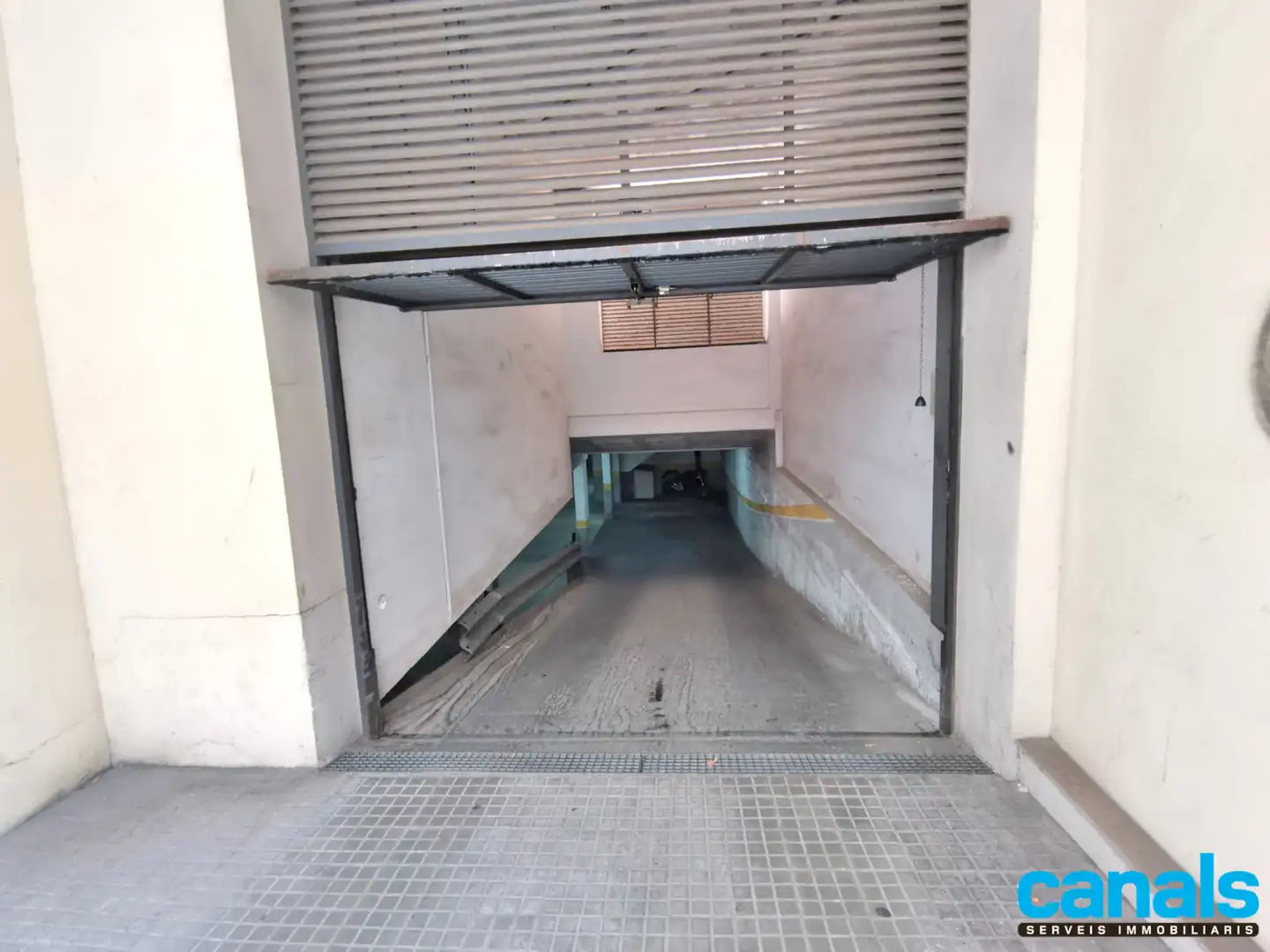 Garage zum Verkauf in Cerdanyola del Vallès