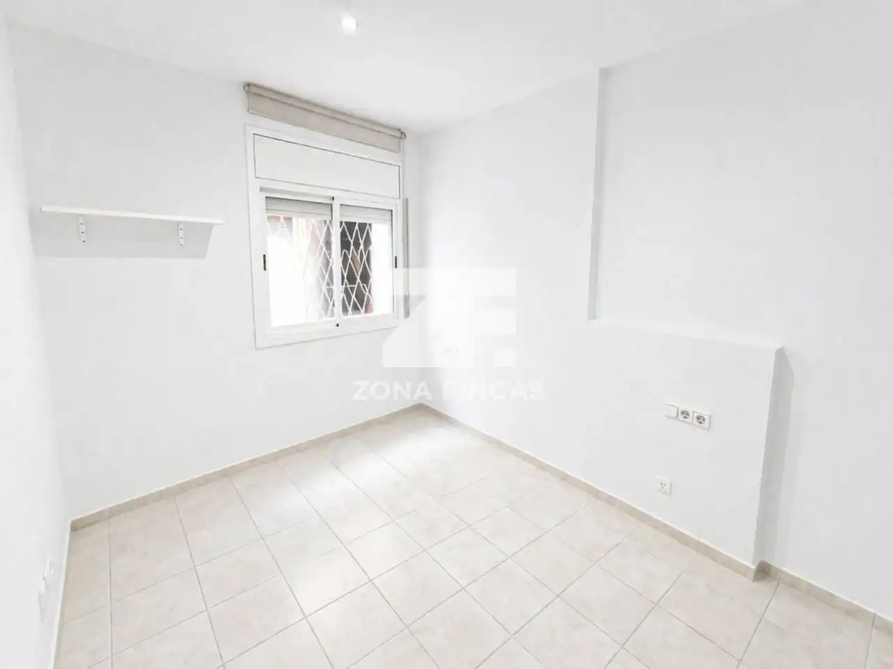 Habitación de Apartamento en venta en Santa Coloma de Gramenet