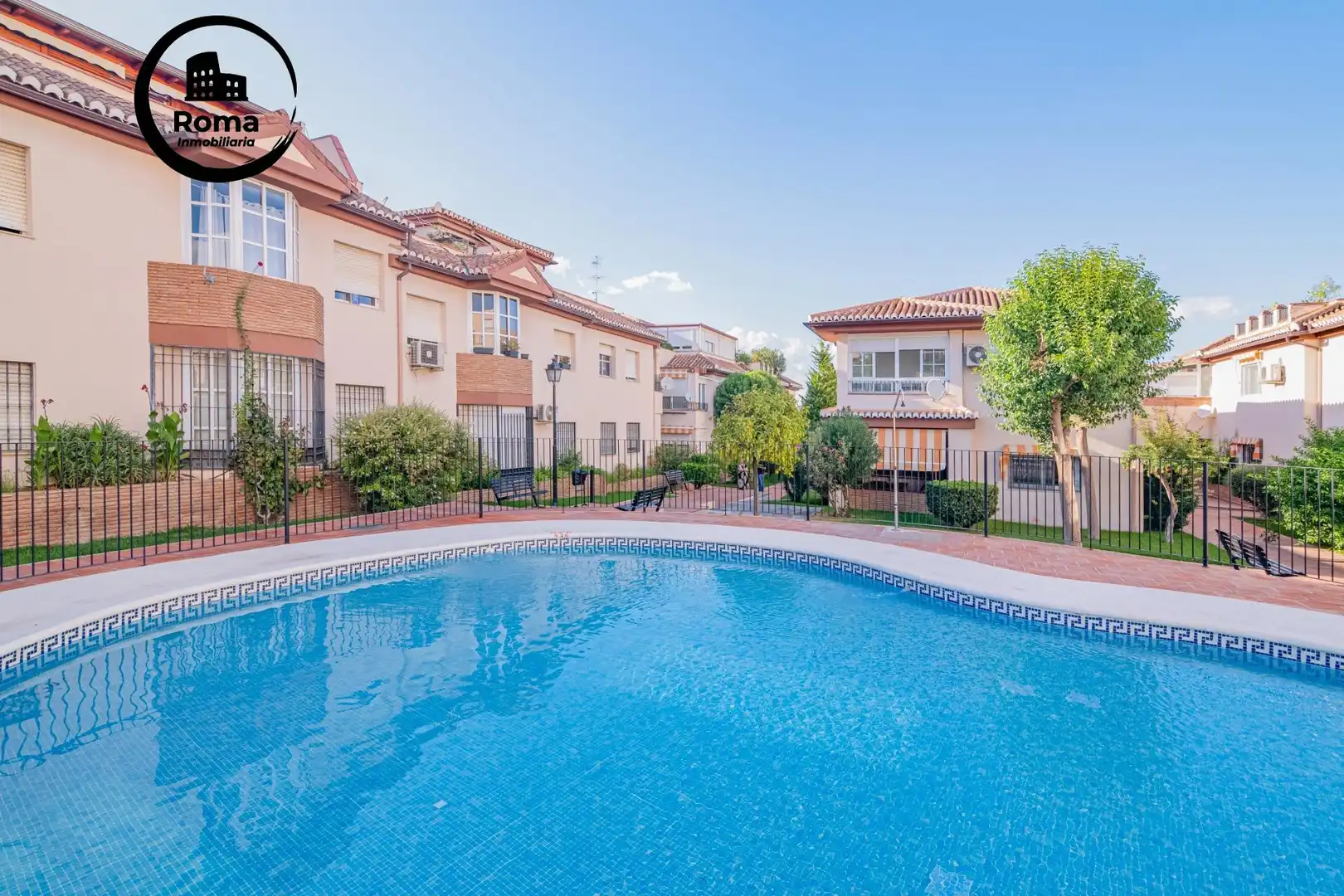 Vista exterior de Ático en venta en La Zubia con Aire acondicionado, Calefacción y Terraza