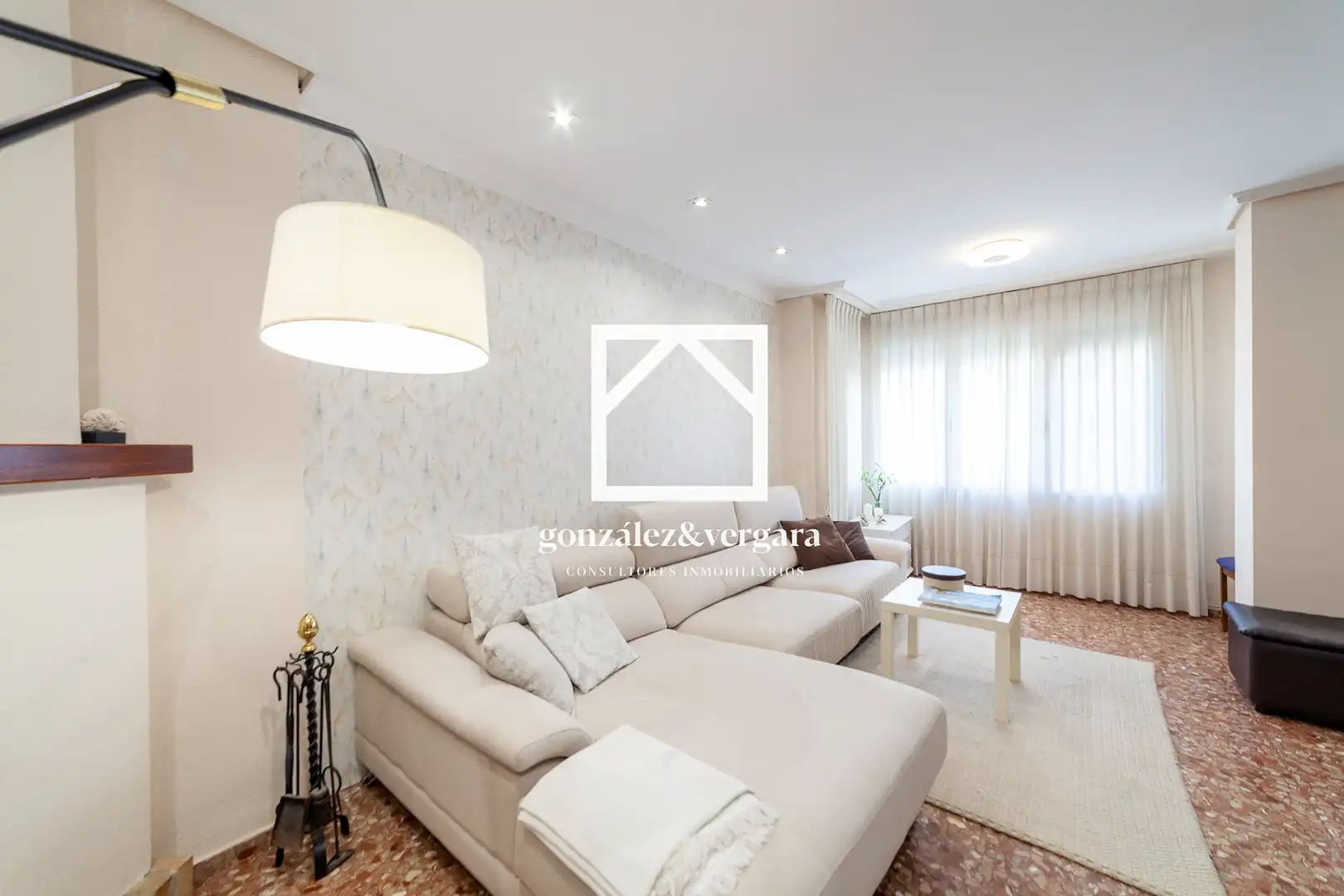 Sala de estar de Piso en venta en Burjassot con Aire acondicionado, Calefacción y Terraza