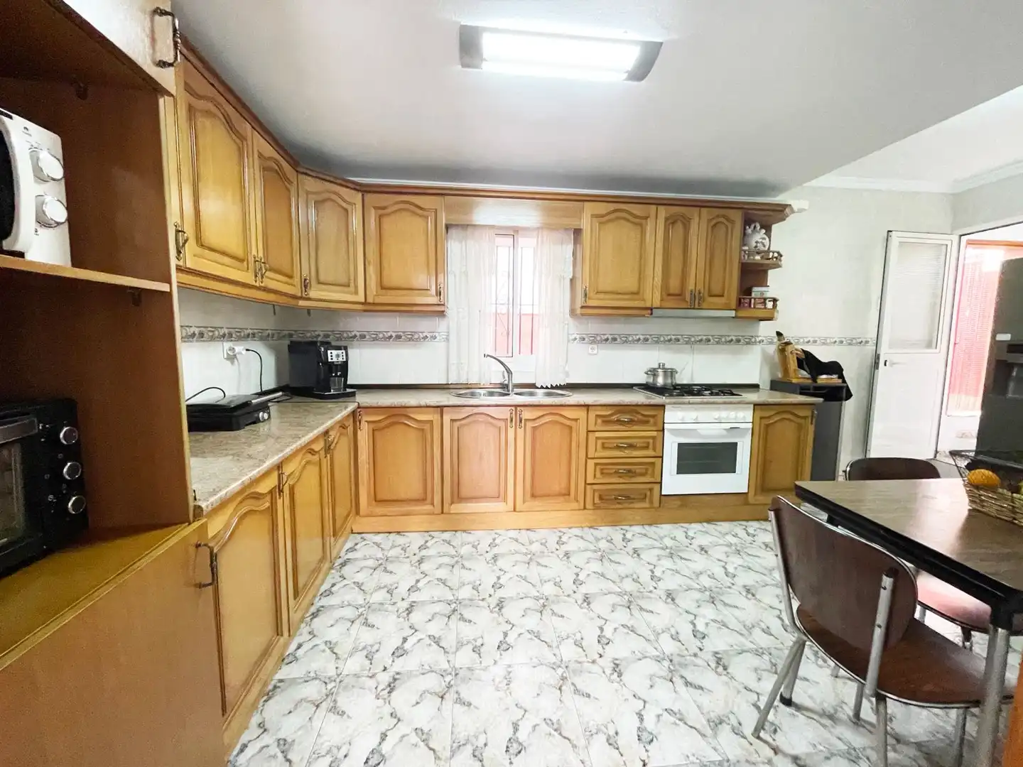 Cuina de Casa o xalet en venda en Viñuela amb Moblat i Balcó