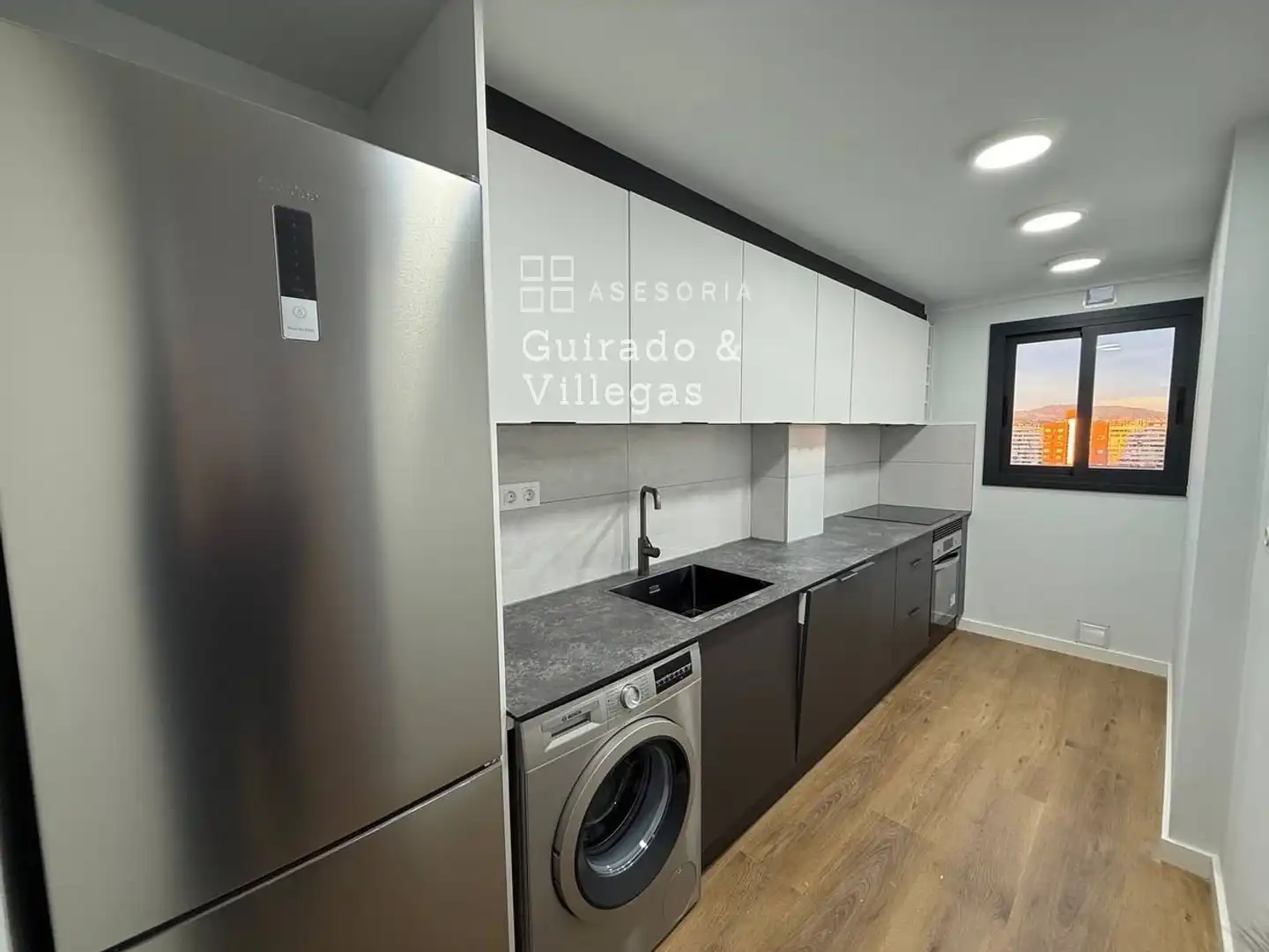 Küche von Wohnung zum Verkauf in  Barcelona Capital mit Klimaanlage, Parkett und Terrasse