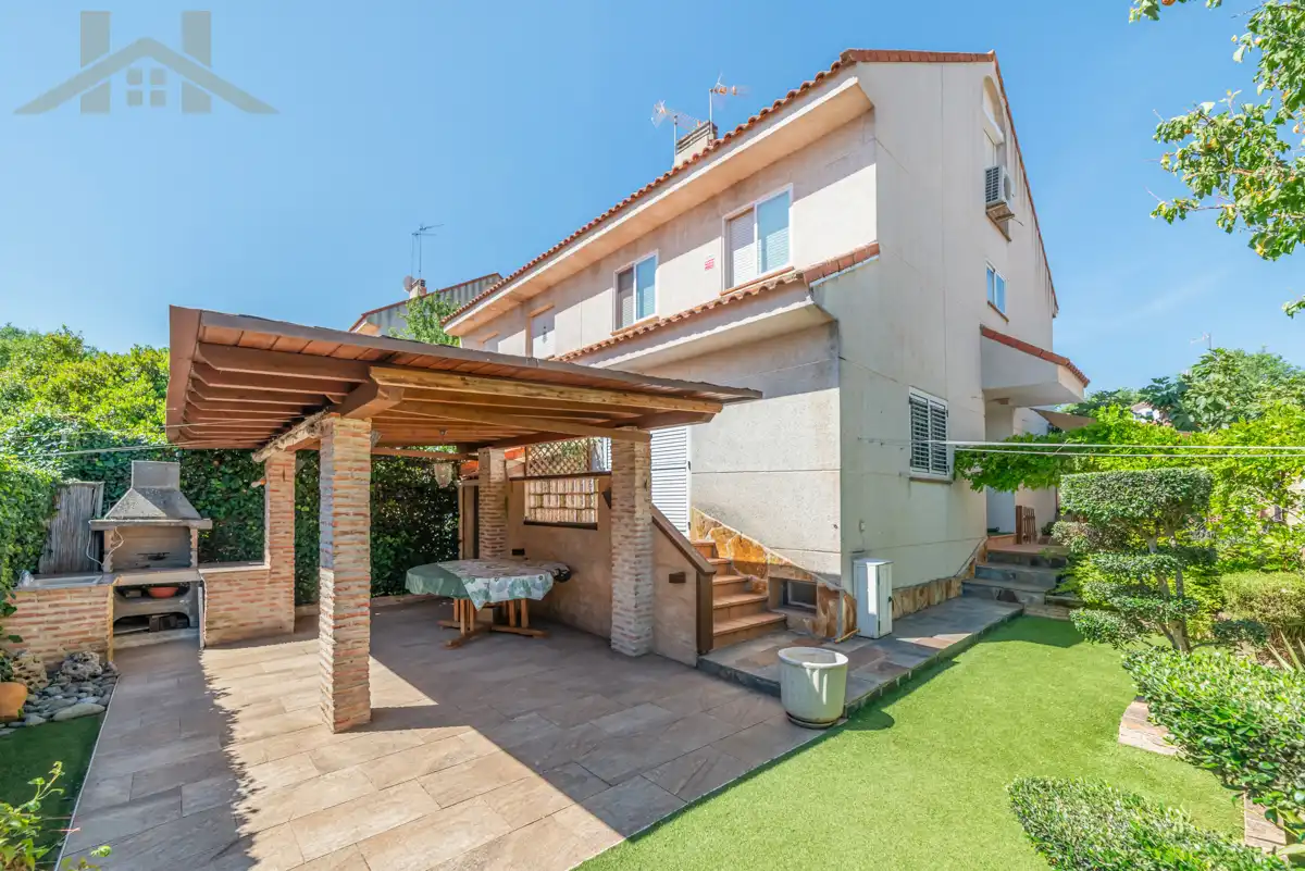Villa avec terrasse à vendre à Calle Salvador Dalí