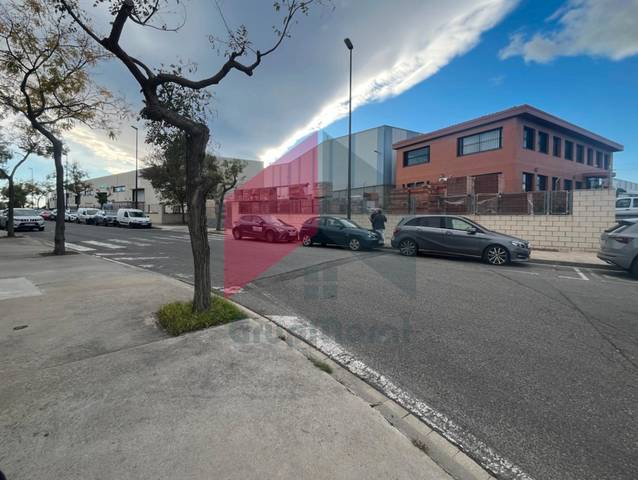 Nave industrial en Venta en Carrer de Cornudella del Montsant en Ponent