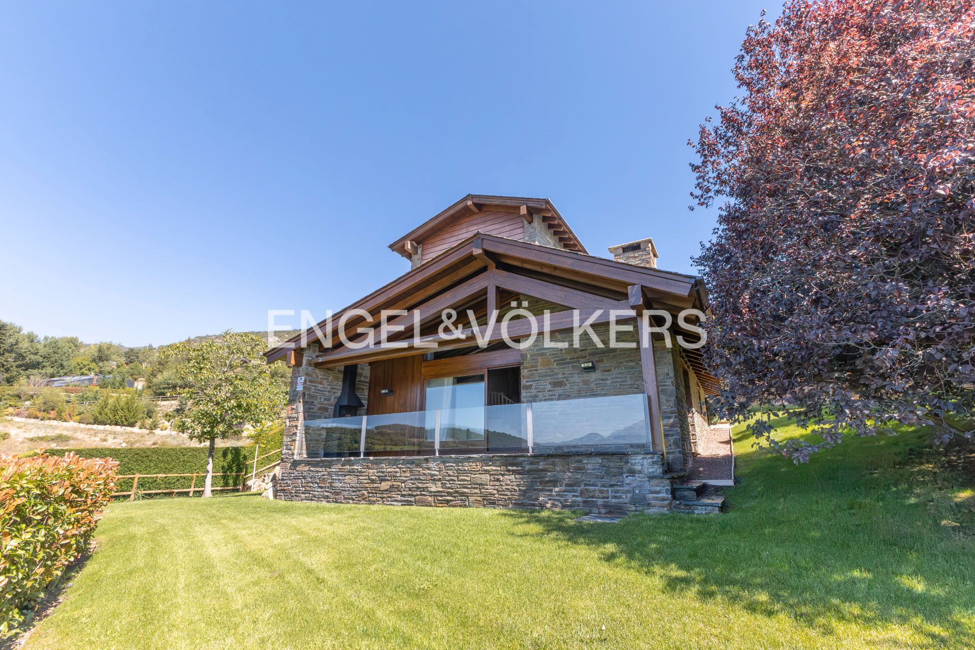 Vista exterior de Casa o xalet en venda en Prullans amb Calefacció, Jardí privat i Parquet